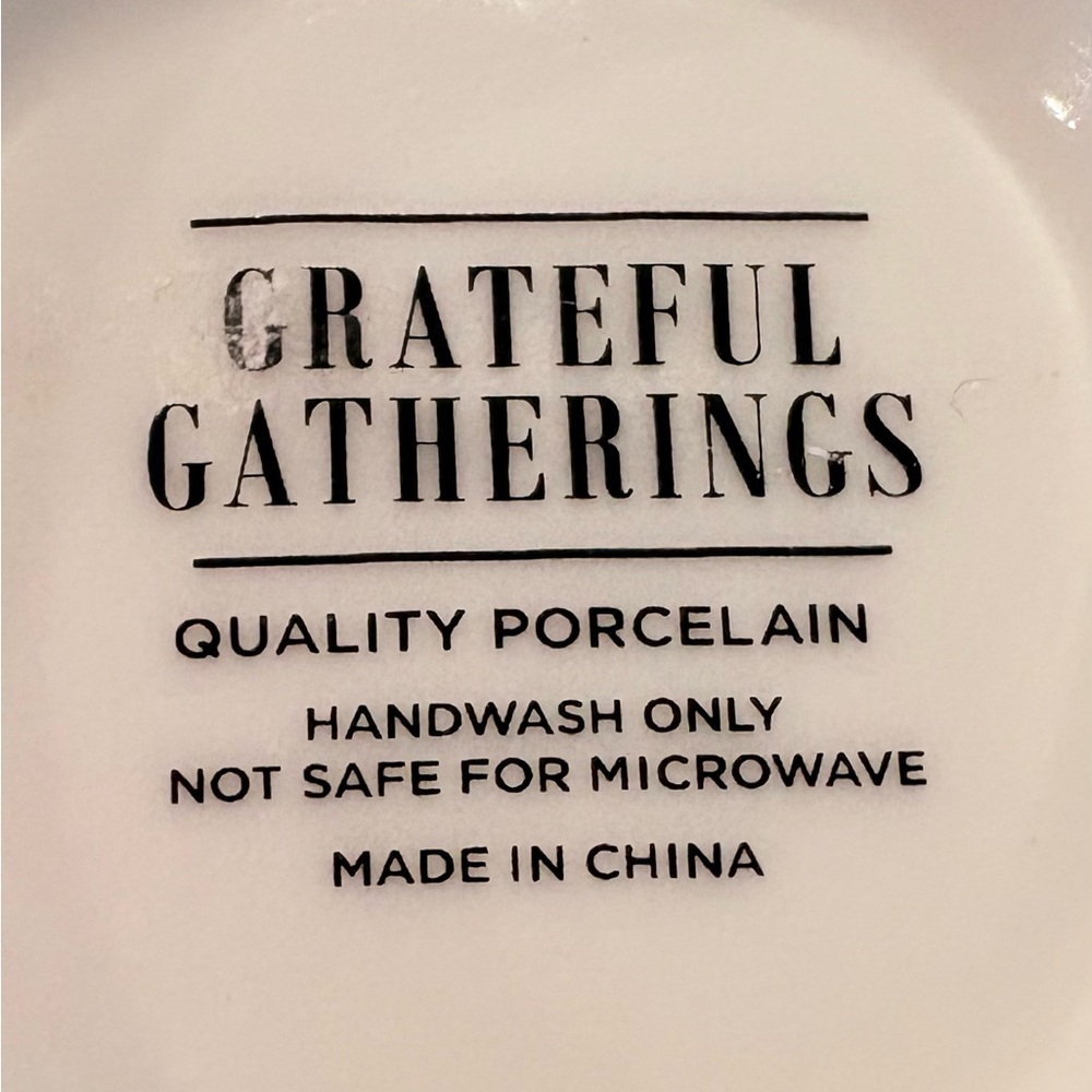 Grateful Gatherings Porcelain Large Cup Cream & Gold Trim Great Condition 14 oz. - Picture 4 of 9